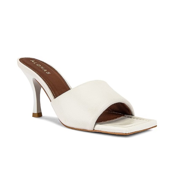 ALOHAS Shoes - NIB Alohas Puffy White Square Toe Mule With Heel Size 40